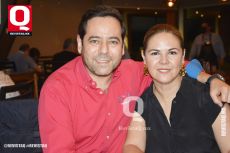 A  Pepe Abugaber y Sandra Pérez