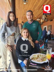 Bety Arenas, Valeria Torres y Carlos Gutiérrez