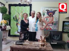 Kate Trillo, Eric del Castillo y Abril del Moral visitando la redacción de revista Q