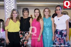 A  Gaby Muñoz, Rossy Muñoz, Ale Gutiérrez, Claudia Roel y Paulina Venegas