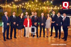 Lic. Edgar Aguilera y amistades