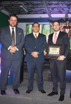 Lic. Víctor Manuel Sánchez Quiroz con representantes de  Kirchner y asociados