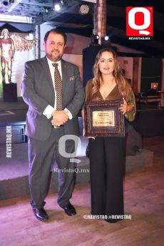 Lic. Víctor Sánchez y Lic. Paulina Ramírez