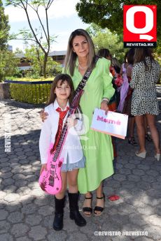 Victoria Sau Muñoz y Gabriela Muñoz