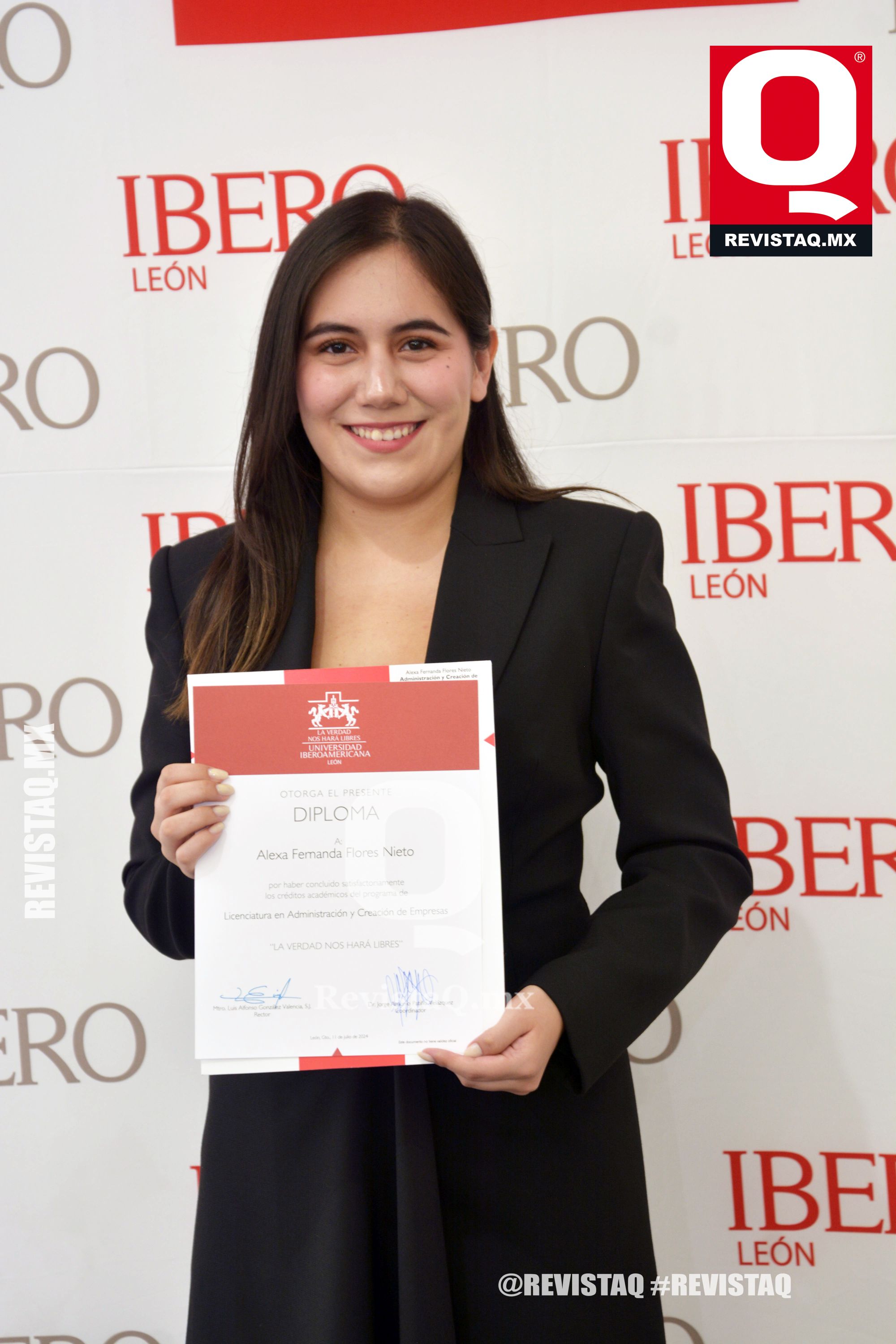 Q retro. - Diploma que enorgullece! - Revista Q
