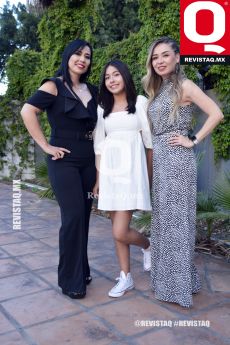 Martha Moreno, Regina Pérez Moreno y Paulina Cuéllar