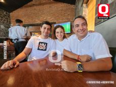 Begoña Hernández,  Gabriel Kornhauser y Carlos Kornhauser en el Almacén del Bife