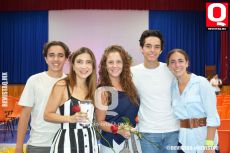 A  Tito Padilla,  Adriana Navarro,  Cynthia Triplett, Roberto Novoa y  Alexa Güemes González