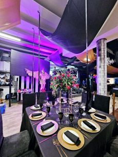 Diseñado con un estilo moderno y sofisticado, este espacio es ideal para eventos de cualquier tipo.