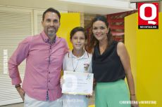 Sonrientes Luis Villalobos, Santi Villalobos y Yasmin Romero