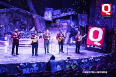 Los Dandys en acción sobre el escenario