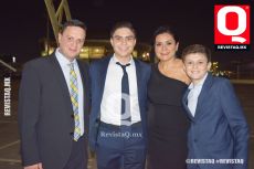 Christian Charles, Sebastián Charles, Esmeralda Muñoz y Gael Charles