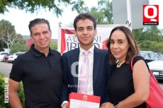 A    Pedro Villegas,  Maximiliano Villegas e Irma Peréz