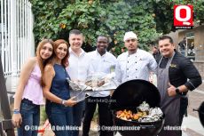 A   Taller de asado que imparte la facultad de gastronomía