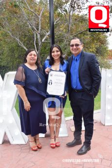 Sonia Flores de García, Fabiola García y Rony García
