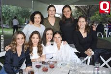 A  Chely Bujaidar, Paulina Andrade, Irazú Razo, Fátima Arrieta, Mafer de Alba, Mariana Vázquez, Sofía Stephano y Lay Sanromán