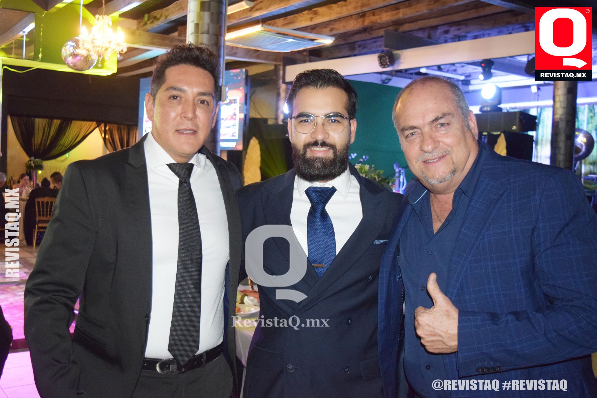 Ronald Ledezma, fundador de Health & Fitness Life Line recibe la presea ...