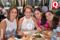 Lala Zertuche, Estela Acuña, Valeria y Sofia Zertuche
