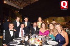 A   Edgar Pereda y Familia