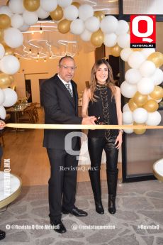 A   Carlos Torres Torija y Paulina Ramírez Beltrán felices en su gran día