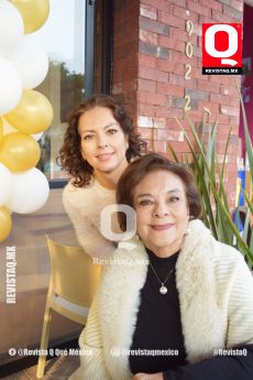A   Erika Pacheco y Patricia Fernández