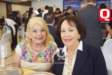Linda López de Hernández y Alicia Franco de Ramírez