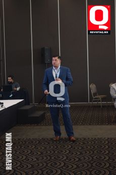 Dr. Jonathan Valenzuela