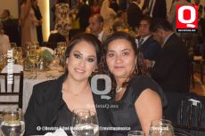 Kary Cobian y Cristal  Figueroa