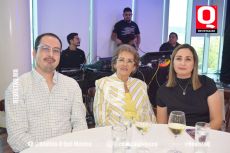 Ricardo Campos,  Juana Ornelas y Leticia Campos