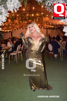Wendy Guevara lució elegante y guapisima