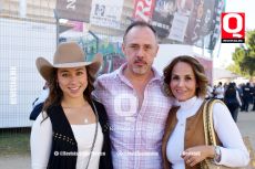 Danna Medina,  Javier Medina y Sandra de Medina