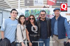 Enrique Aparicio y familia con Lalo Castro