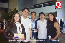 Natalia Campos,  Andrés Valdovino, Josh Mira, Diego Peredo y Carolina Suro