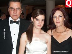 Humberto Andrade y Paulina Gómez con su hija Daniela Andrade