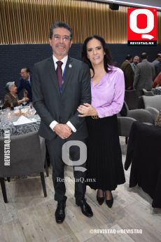 Dr. Carlos Vázquez Navarro y Lety Ruiz de Vázquez