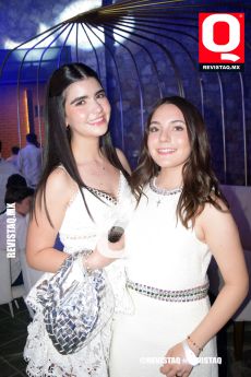 Angie Dow y María Paula Bujaidar, estudiantes del Cumbres