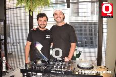 Iván Domínguez y Ariel Flores Ariboy @pixelwavesmx
