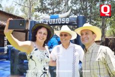 Rosy Tejeda, hno. Enrique González Álvarez y  Florencio Orozco
