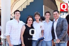Abraham Becerra,  Elizabeth Macías  Rodrigo Becerra, Isaac Becerra y Gilberto Becerra