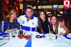 Carmen Laura Borja, Julio Gama, Fernanda Alcalá y  Stephania Gama
