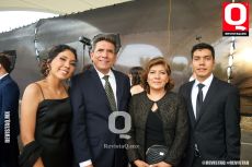 Alejandra Gutiérrez, Victor Gutiérrez, Alejandra Martínez y Víctor David Gutiérrez