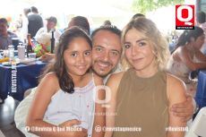 Amaia Madrigal,  Juan Carlos Madrigal y Mariana Zavala