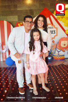 Norman Hernández, Ana Lucía Hernández Vargas y Sandra Vargas